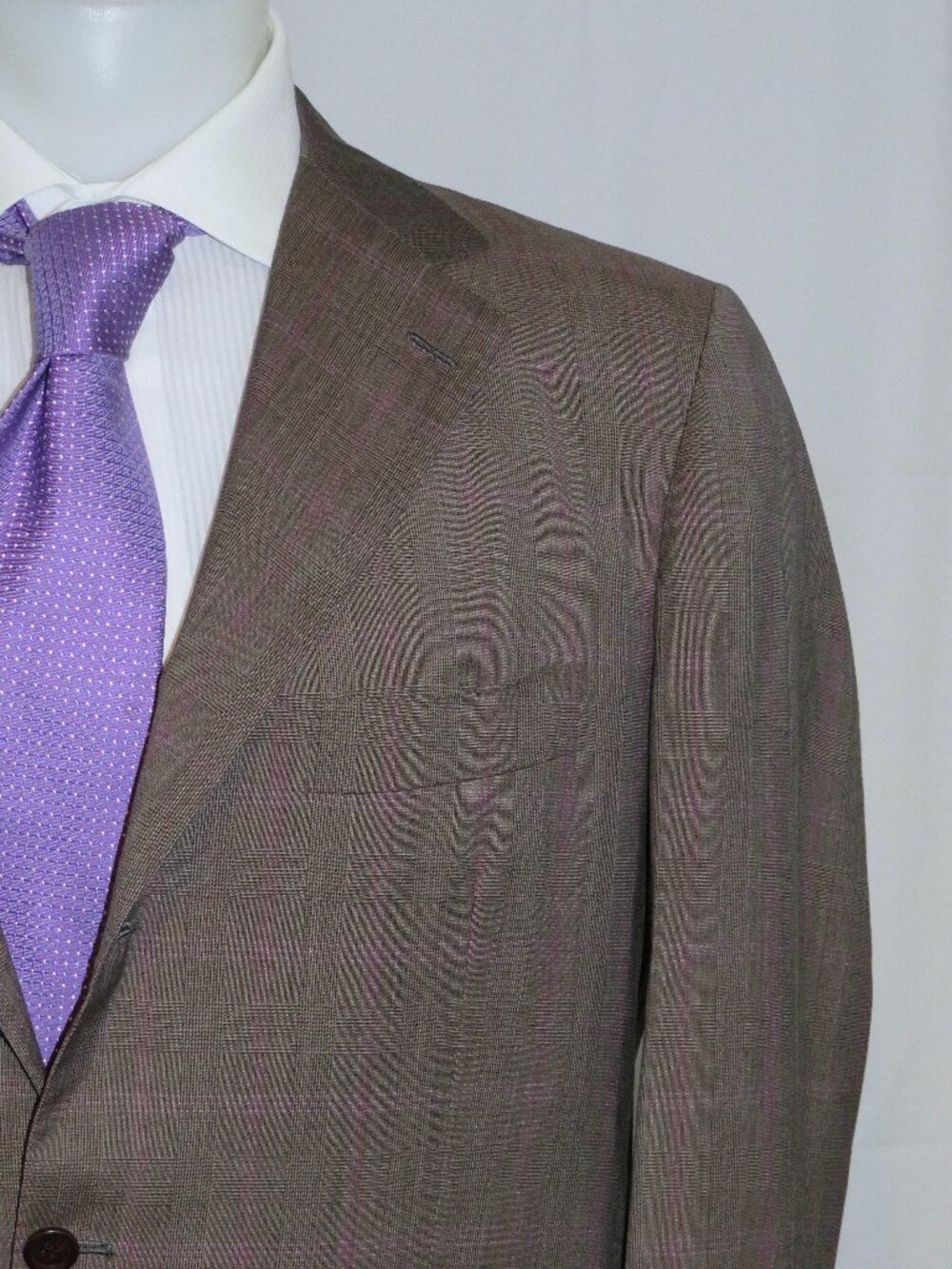 Kiton Tessuto Esclusivo Super 180 14 Micron Taupe Plaid Three Button Suit 42R